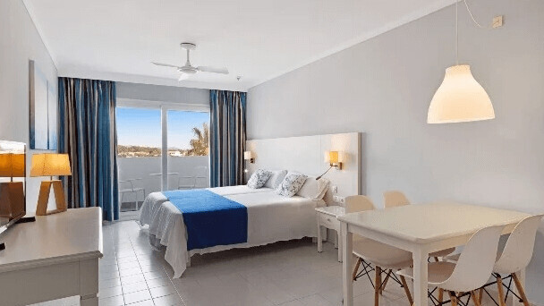 Flipflop Cala Mandia